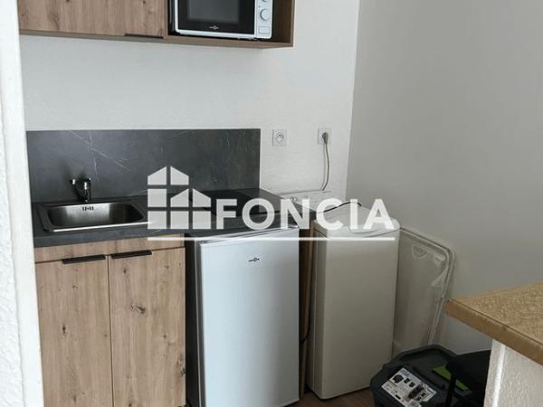 Location Studio 18 m² - 3 PLACE PAUL PAINLEVE Saint Etienne 42000