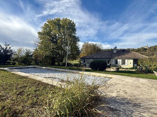 Castelsagrat (82400) CASTELSGRAT Domaine Équestre avec 18ha, 11 Boxes, piscine Tarn et Garonne
