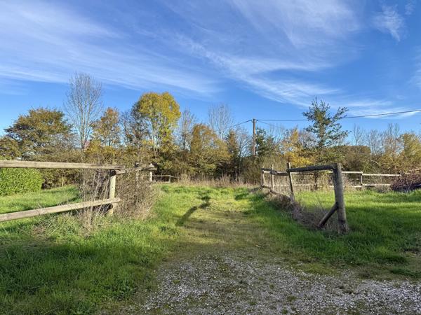Castelsagrat (82400) CASTELSGRAT Domaine Équestre avec 18ha, 11 Boxes, piscine Tarn et Garonne