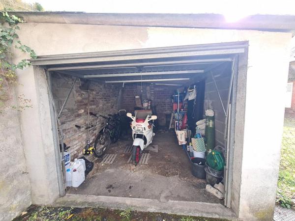 Exclusivité - Les Andelys au peid du château -garage de 10 m2- Prix 10.000