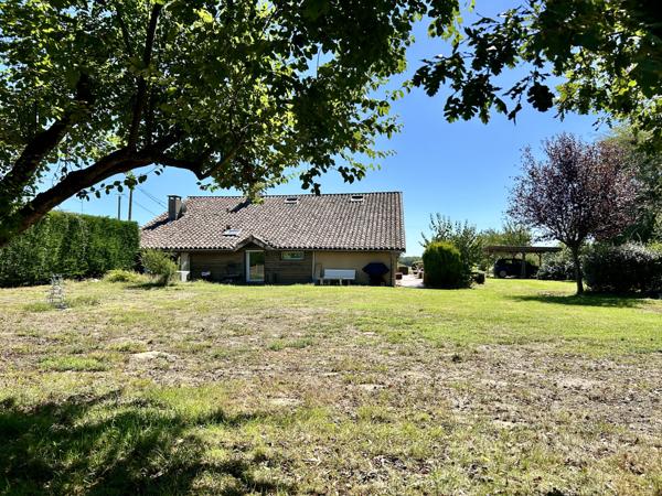 Bouillac (82600) La maison du pin penché