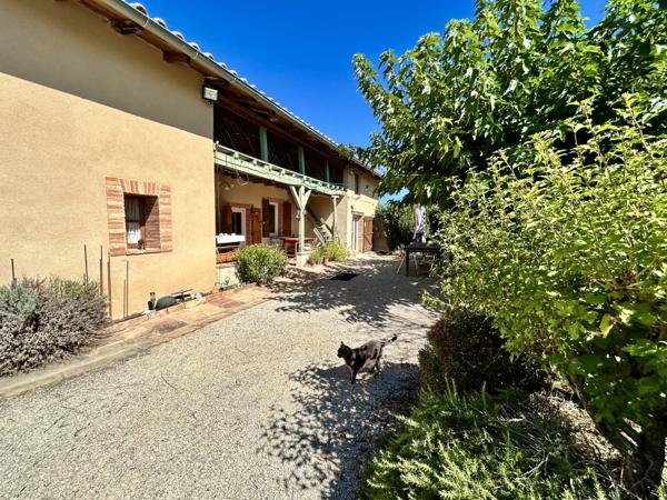 Bouillac (82600) La maison du pin penché