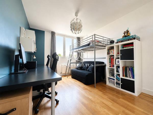 Appartement 5 pièces familial coeur Monplaisir