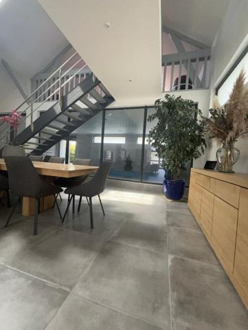 Maison Tours 10 pièce(s) 370 m2
