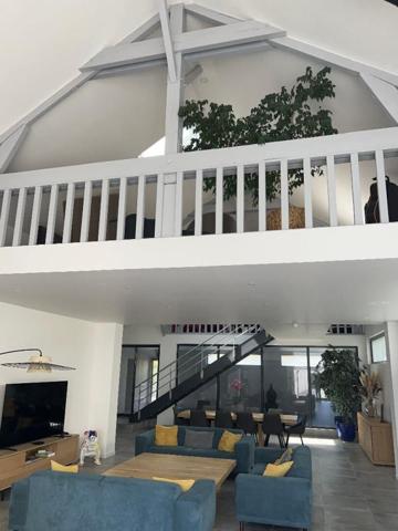 Maison Tours 10 pièce(s) 370 m2