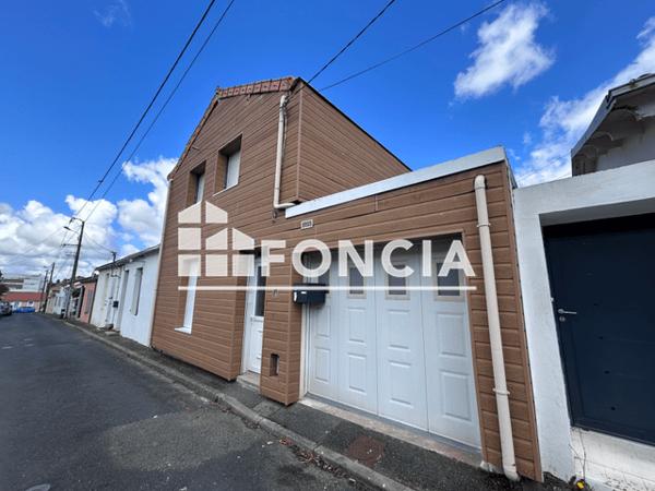 Location Maison 5 pièces 109.98 m² - 12 RUE VAUBAN La Roche Sur Yon 85000