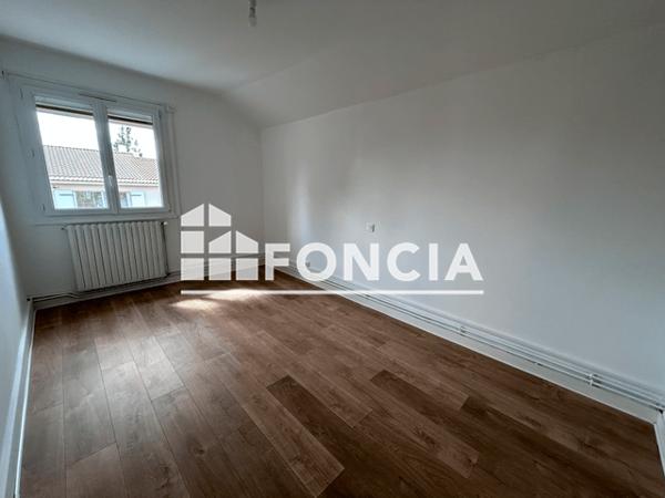 Location Maison 5 pièces 109.98 m² - 12 RUE VAUBAN La Roche Sur Yon 85000