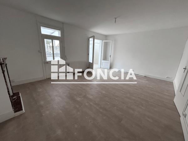 Location Maison 5 pièces 109.98 m² - 12 RUE VAUBAN La Roche Sur Yon 85000