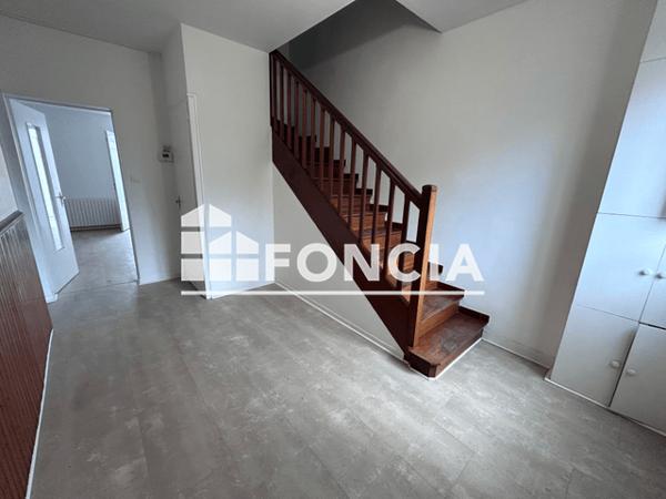 Location Maison 5 pièces 109.98 m² - 12 RUE VAUBAN La Roche Sur Yon 85000