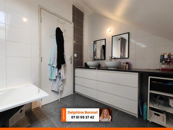 Maison récente 5P 109 m2 avec terrain de 950 m2 au calme sur les hauteurs des Echelles