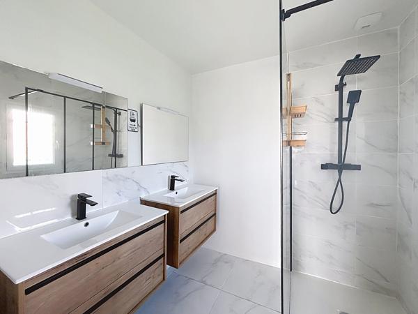 Maison - 8 pièces - 167 m²