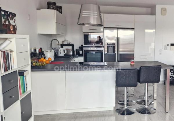 DERNIER ETAGE AVEC TERRASSE ET DOUBLE GARAGE!