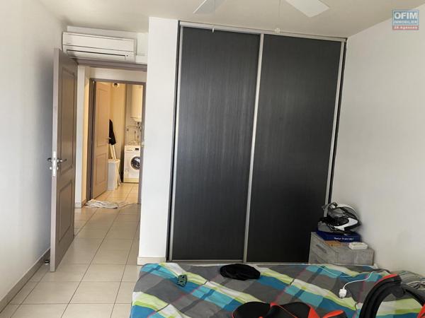 A vendre bel appartement type T3 au centre ville de la Possession avec belle vue mer et montagne.