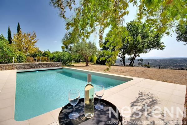A VENDRE DRAGUIGNAN sur les hauteurs - Maison T5 4 chambres, piscine, terrain plat