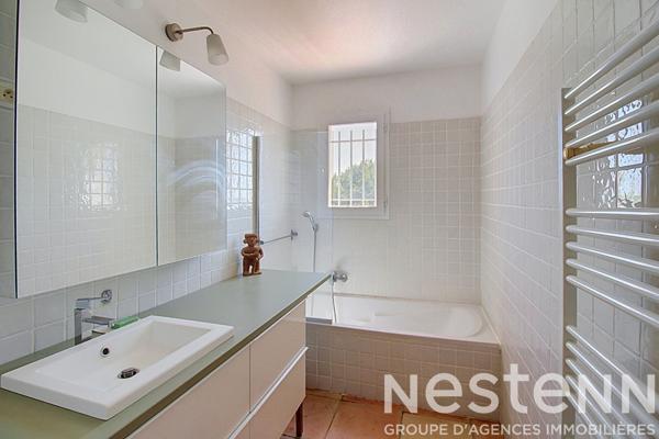 A VENDRE DRAGUIGNAN sur les hauteurs - Maison T5 4 chambres, piscine, terrain plat