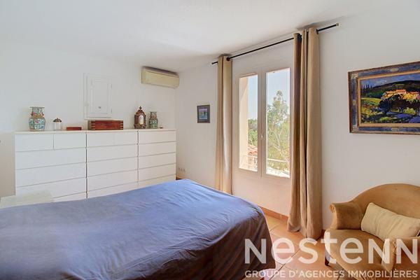 A VENDRE DRAGUIGNAN sur les hauteurs - Maison T5 4 chambres, piscine, terrain plat