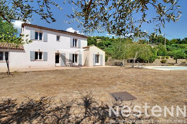 A VENDRE DRAGUIGNAN sur les hauteurs - Maison T5 4 chambres, piscine, terrain plat