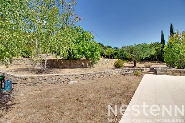 A VENDRE DRAGUIGNAN sur les hauteurs - Maison T5 4 chambres, piscine, terrain plat