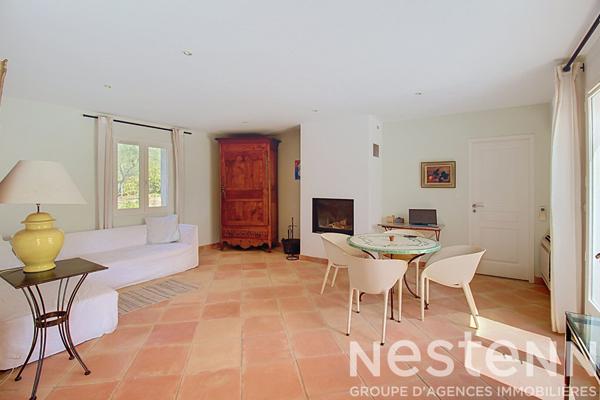 A VENDRE DRAGUIGNAN sur les hauteurs - Maison T5 4 chambres, piscine, terrain plat