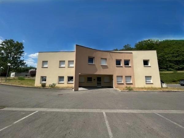LONGWY, EXCEPTIONNELLE MAISON DE SANTE/ GRAND LOCAL COMMERCIAL DE 795 M² AVEC UN VASTE STATIONNEMENT - EMPLACEMENT PREMIUM AUX TROIS FRONTIERES