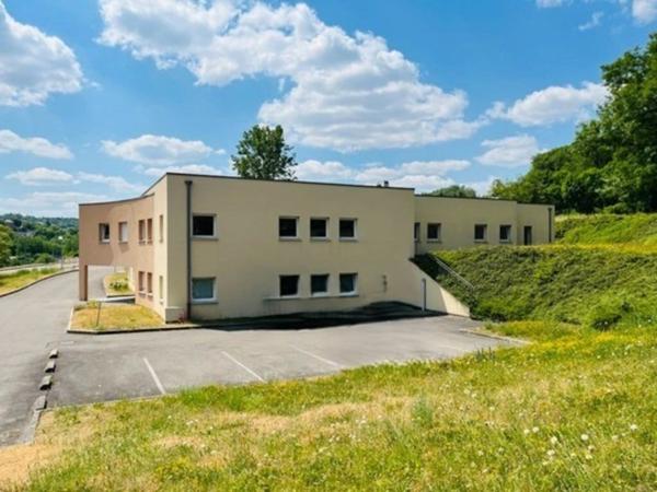 LONGWY, EXCEPTIONNELLE MAISON DE SANTE/ GRAND LOCAL COMMERCIAL DE 795 M² AVEC UN VASTE STATIONNEMENT - EMPLACEMENT PREMIUM AUX TROIS FRONTIERES