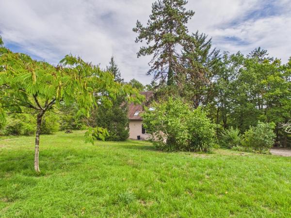 Belle maison familiale au calme à seulement 1 km de Javerlhac