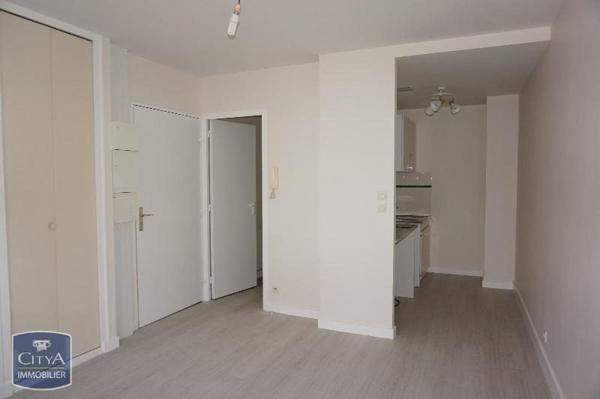 Appartement à louer 2 pièces 27.63m² Laval (53000)