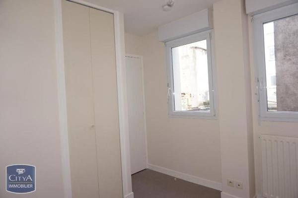 Appartement à louer 2 pièces 27.63m² Laval (53000)