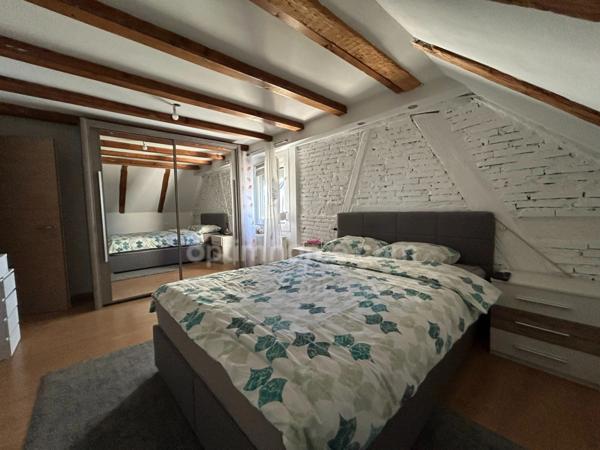 SAINT-LOUIS, 7min à pied frontière, jolie maison de ville de 139.64m² (100m² habitable), 3chambres, terrain de 3ares, terrasse, cuisine été, jardin, isolation extérieure. Top emplacement!