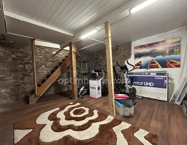 SAINT-LOUIS, 7min à pied frontière, jolie maison de ville de 139.64m² (100m² habitable), 3chambres, terrain de 3ares, terrasse, cuisine été, jardin, isolation extérieure. Top emplacement!