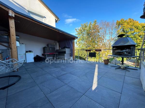 SAINT-LOUIS, 7min à pied frontière, jolie maison de ville de 139.64m² (100m² habitable), 3chambres, terrain de 3ares, terrasse, cuisine été, jardin, isolation extérieure. Top emplacement!