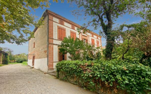 Maison à vendre    8 pièces •  Monbéqui