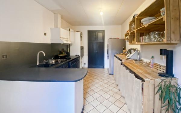 Maison à vendre    8 pièces •  Monbéqui