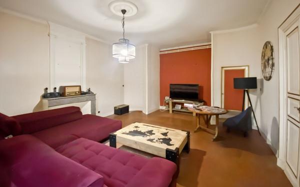 Maison à vendre    8 pièces •  Monbéqui