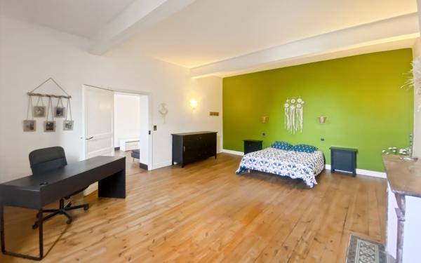 Maison à vendre    8 pièces •  Monbéqui