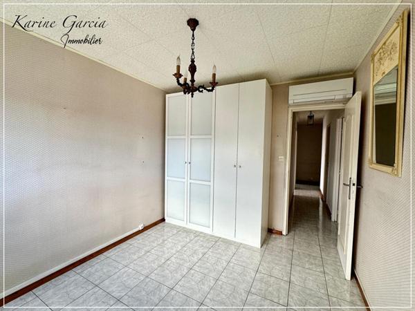 TOULON OUEST - A PROXIMITE DES COMMODITES - ECOLES - AXES AUTOROUTIERS - APPARTEMENT  3 PIECES 71 m2 - CAVE  - GARAGE