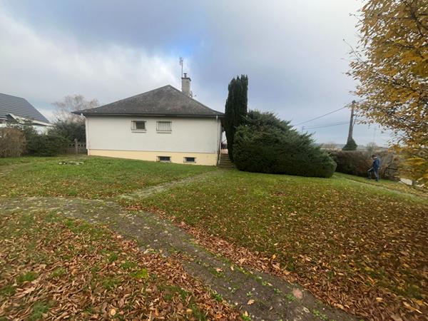 Maison surélevée avec sous-sol complet à Paray-le-Monial