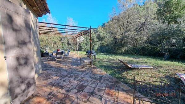 LORGUES villa plain pied 3 chambres sur 2383 m² clos