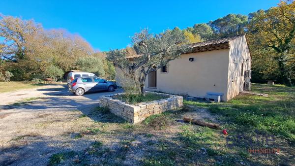 LORGUES villa plain pied 3 chambres sur 2383 m² clos