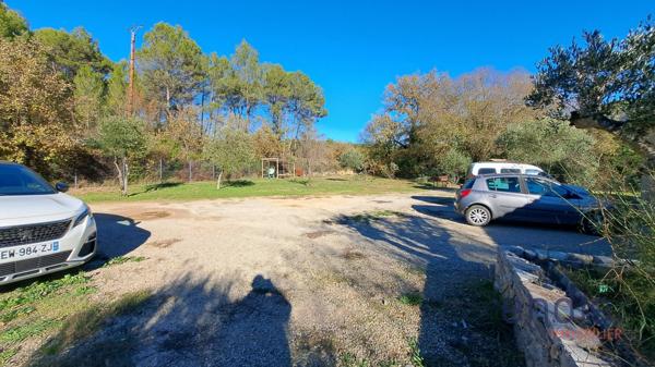 LORGUES villa plain pied 3 chambres sur 2383 m² clos