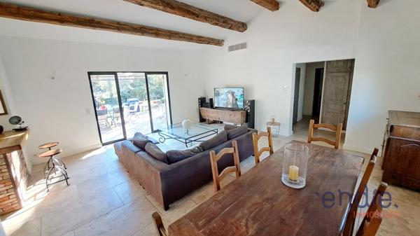 LORGUES villa plain pied 3 chambres sur 2383 m² clos