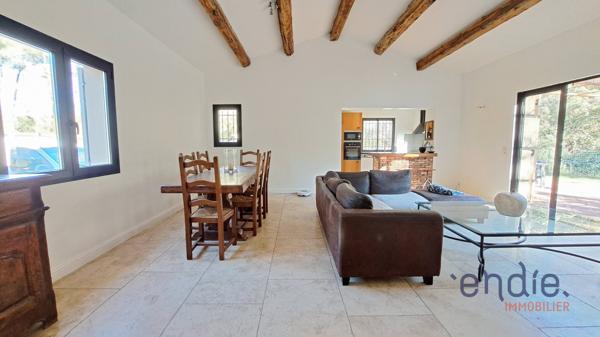 LORGUES villa plain pied 3 chambres sur 2383 m² clos