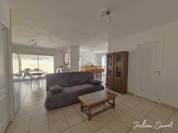 Villa 3 faces avec piscine