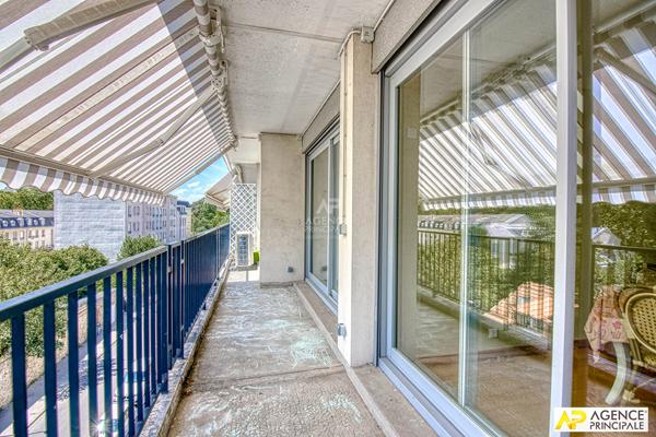Versailles Montreuil / Parc de Mme Elisabeth - Appartement 4 pièces 110 m² carrez situé au 4ème étage avec ascenseur, cave et box 880 000 € **  - Référence  28880