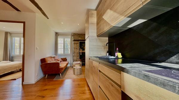 APPARTEMENT 2 PIECES A VENDRE// DINAN CENTRE - Vue Église Saint Malo