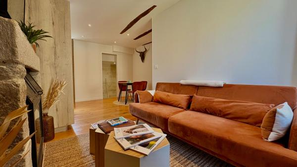 APPARTEMENT 2 PIECES A VENDRE// DINAN CENTRE - Vue Église Saint Malo