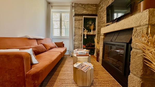 APPARTEMENT 2 PIECES A VENDRE// DINAN CENTRE - Vue Église Saint Malo