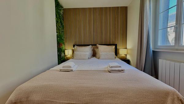 APPARTEMENT 2 PIECES A VENDRE// DINAN CENTRE - Vue Église Saint Malo