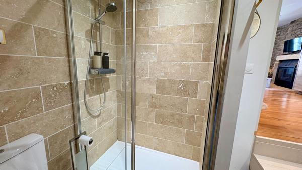 APPARTEMENT 2 PIECES A VENDRE// DINAN CENTRE - Vue Église Saint Malo