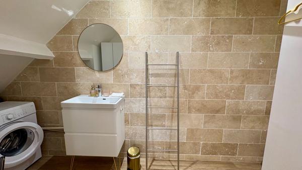 APPARTEMENT 2 PIECES A VENDRE// DINAN CENTRE - Vue Église Saint Malo